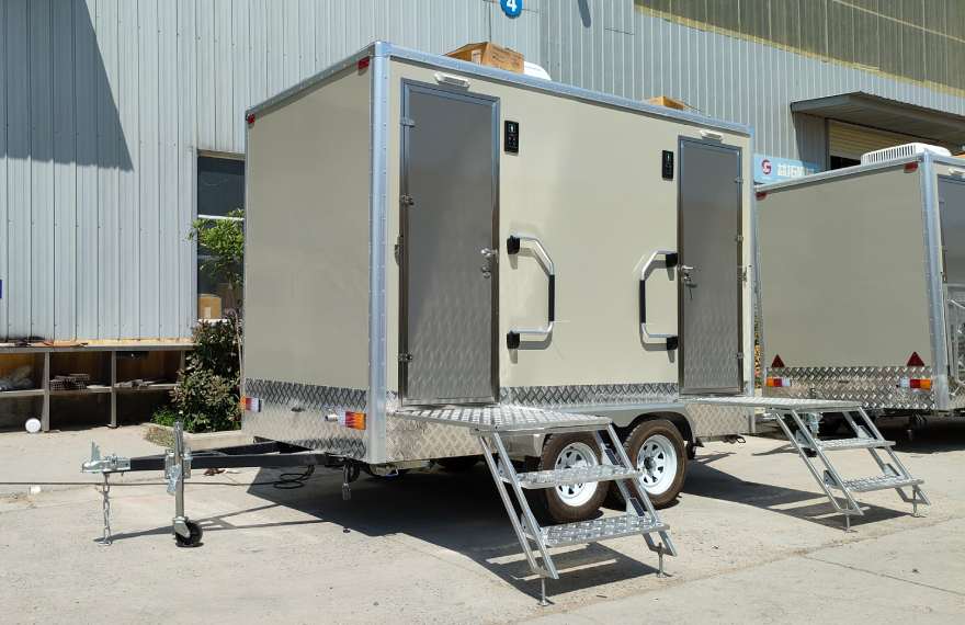 Mobile-Toilet-Trailer-for-Sale